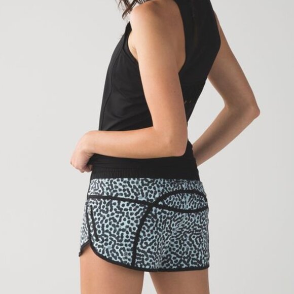Lululemon Tracker Short III *4-way Stretch - Ace Spot Tranquil Blue Black/Black - Picture 2 of 11
